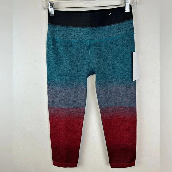 ATHLETA Relay Capri Gradient Ombre Multi Red Blue Activewear Workout Legging - Picture 13 of 13